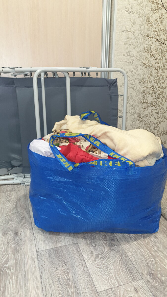 Одна из сумок с одеждой