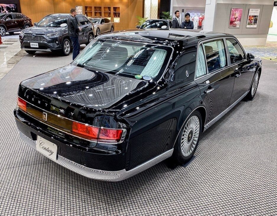 Самая дорогая Toyota Century стоимостью выше 10 млн. руб.