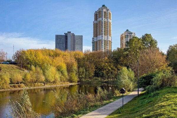 Иногда ты забываешь о времени ... наслаждаясь его течением ...

Москва, Парк 50-летия Октября ...

  