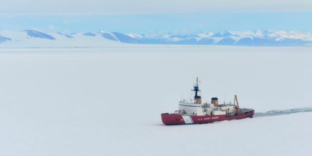 Американский ледокол Polar Star (фото с сайта Business Insider) 