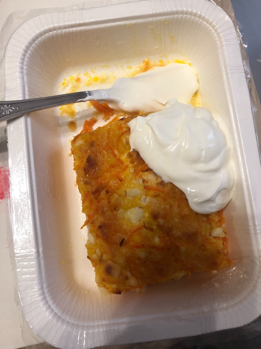 Ложечка йогурта помогла осилить половину порции