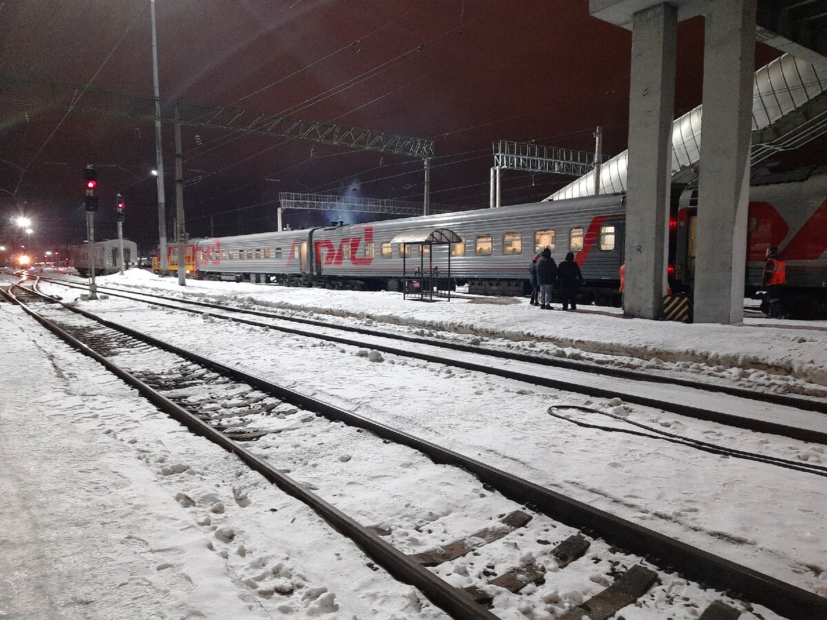 Первые два вагона поезда отцепили в Вологде. Они шли в формате обычной сидячки