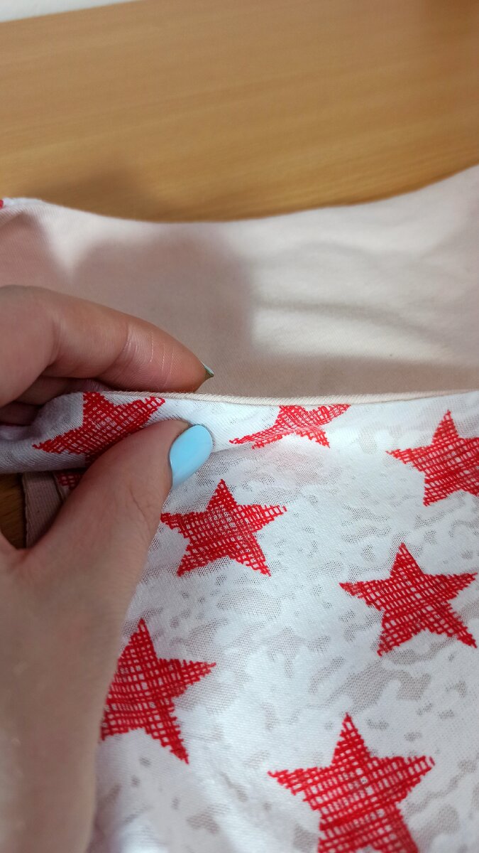 Все швы на топе получаются закрытые