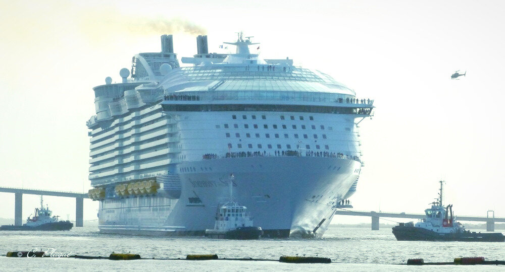 Королева водоизмещения. Как устроен самый большой в мире круизный лайнер. Symphony of the seas.