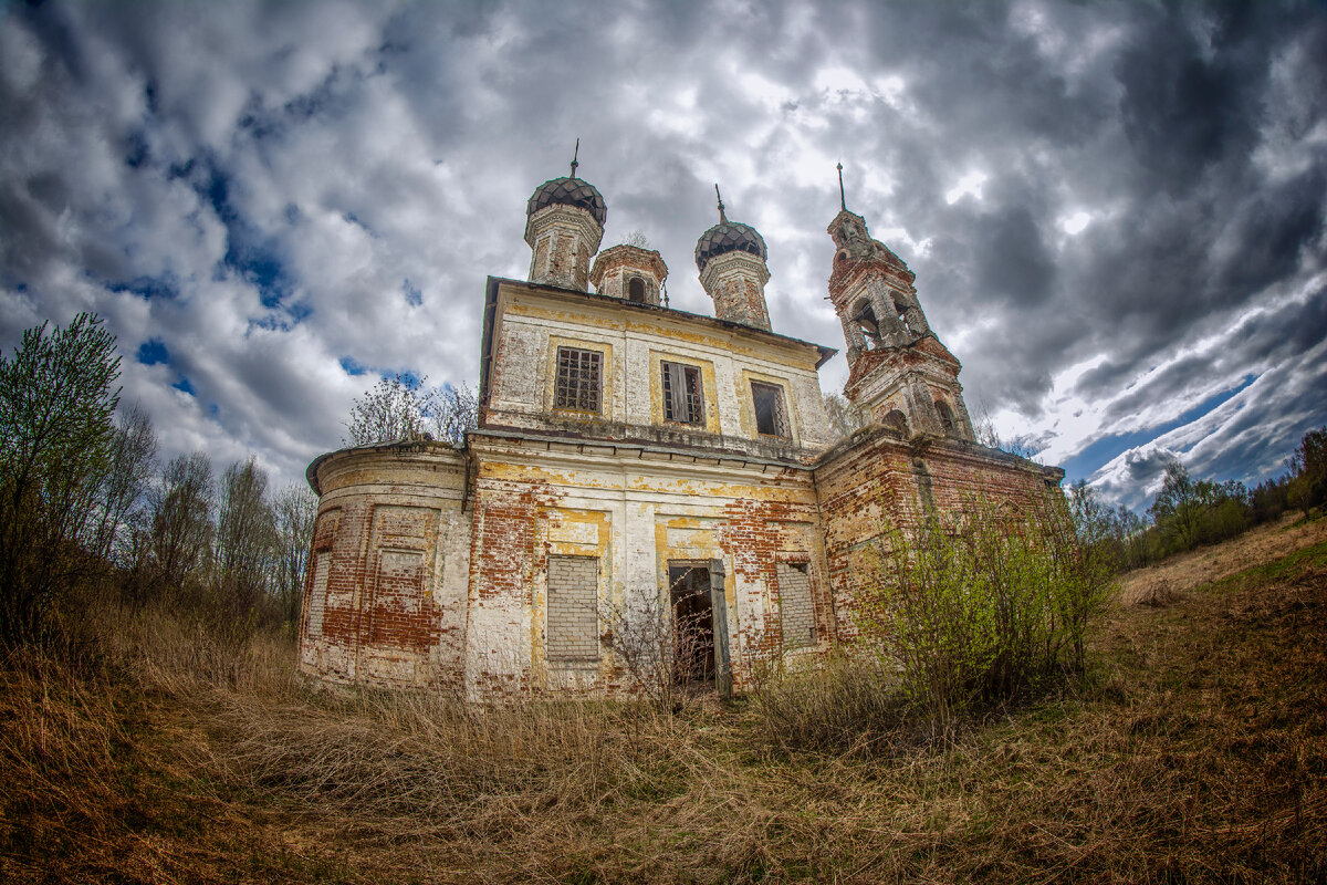 фотографии автора канала.