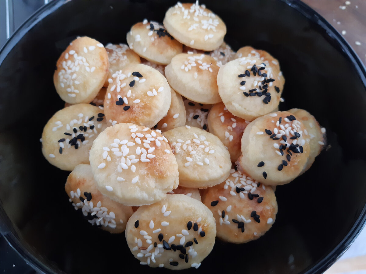Печенье соленое с кунжутом
