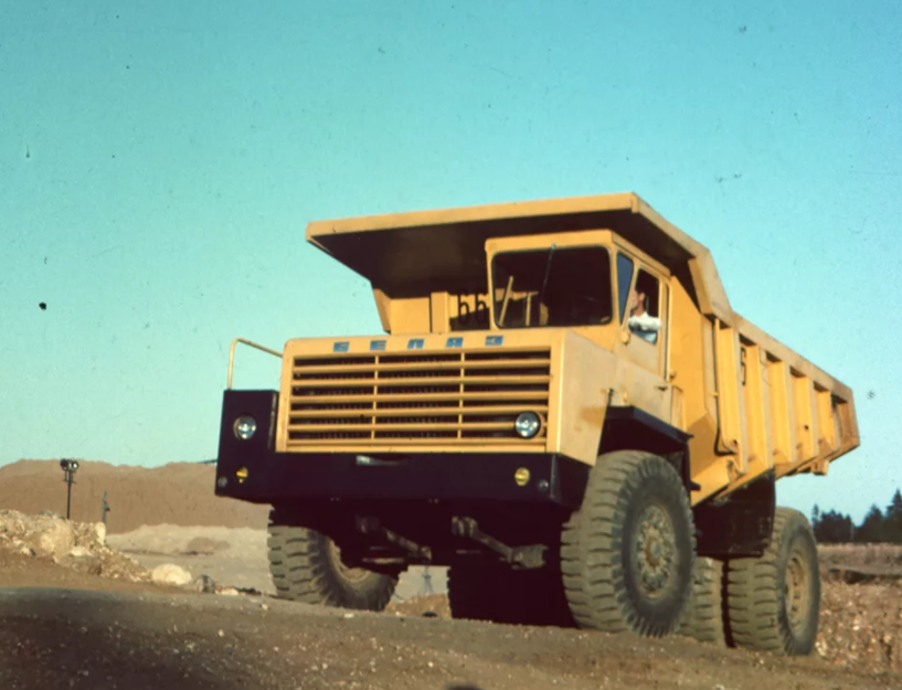 Фото с Яндекса БелАЗ-540.