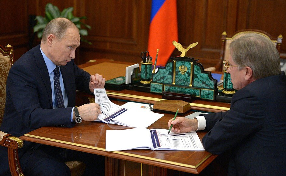 Владимир Путин и Виталий Савельев, фото  владимиру-путину.рф