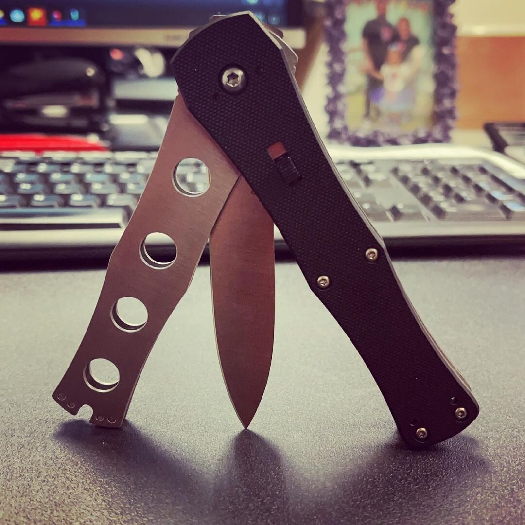Нож-бабочка Spyderco Janisong