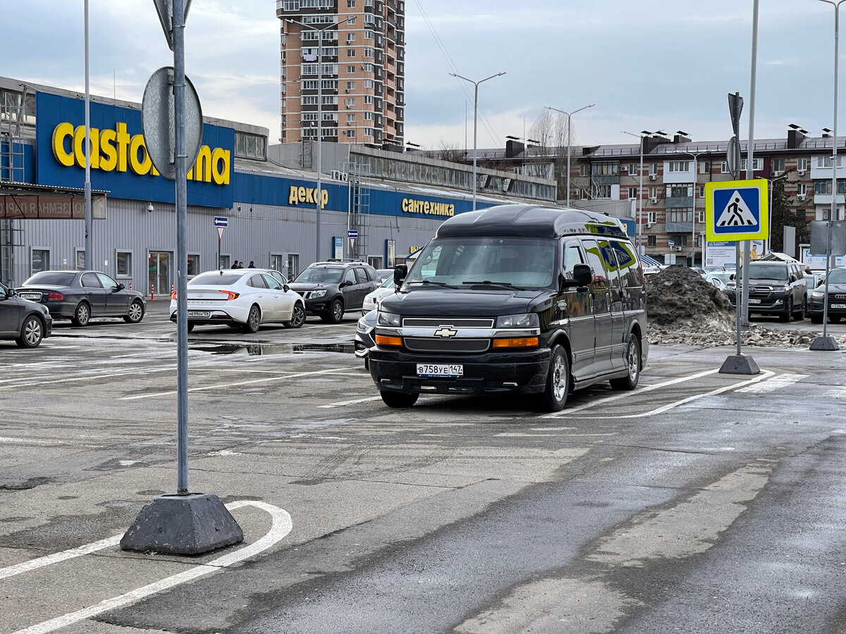 Еще один потрясающий американский автомобиль, который я чуть не купил в  Чечне. Форд Эконолайн с длинной базой | БЛОГ НЕ БЛОГЕРА | Дзен