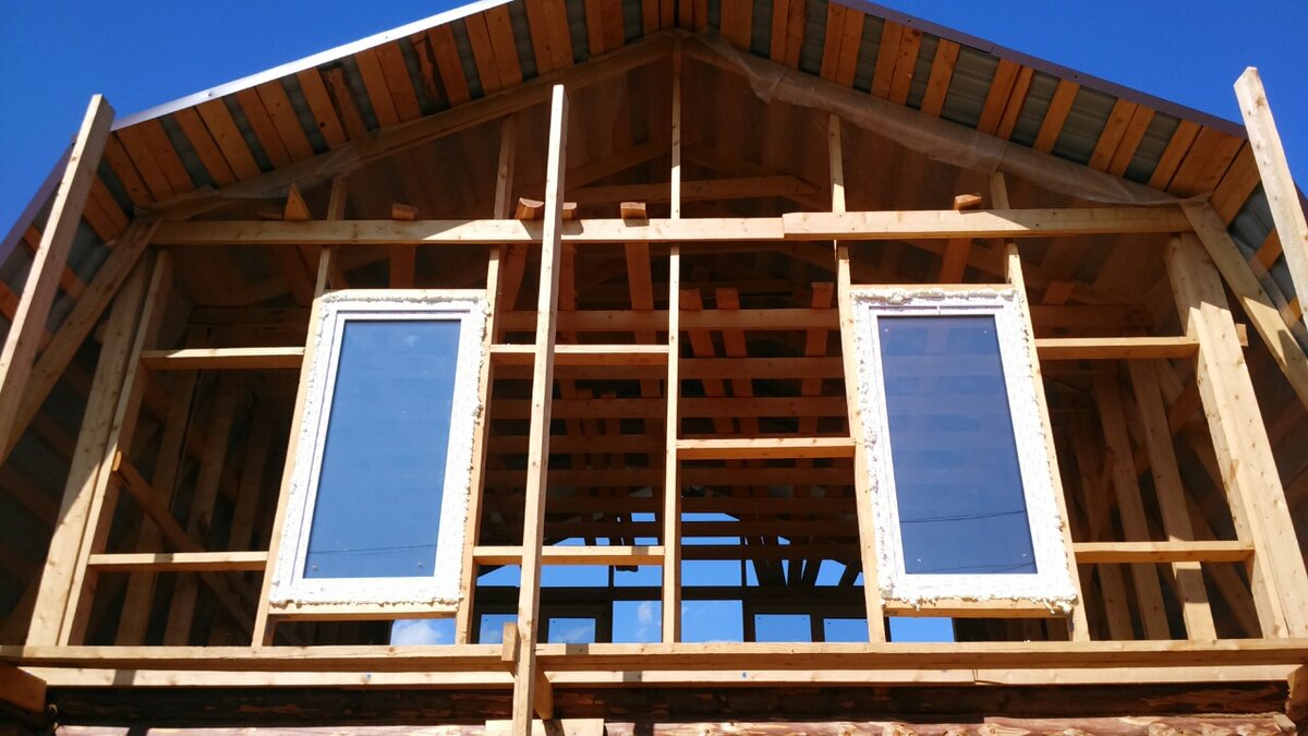 Стройка дома, а там уже притаились жуткие жильцы!