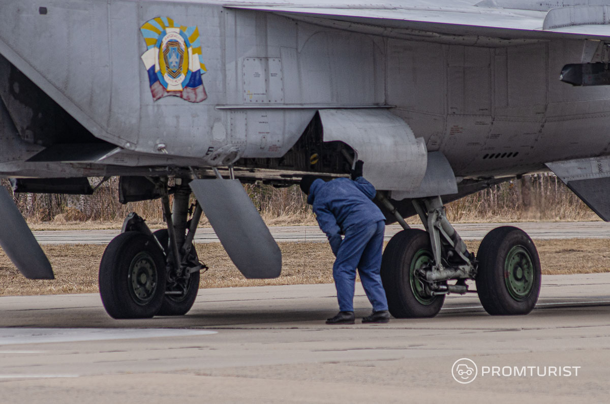 Загадочный ритуал перед взлётом МиГ-31 🤷‍♂️🛩🙇‍♂️10