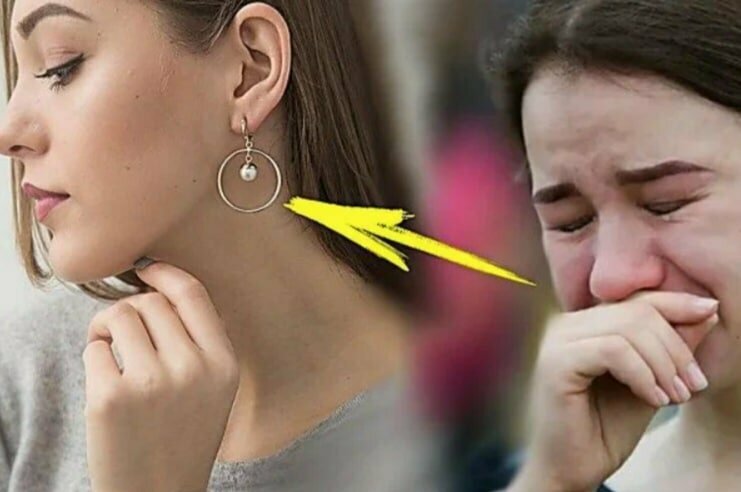 Подруга улетела с новым бойфрендом в обеспеченную жизнь, а маленькую дочь бросила на вокзале. Через год увидев знакомую сережку сильно0