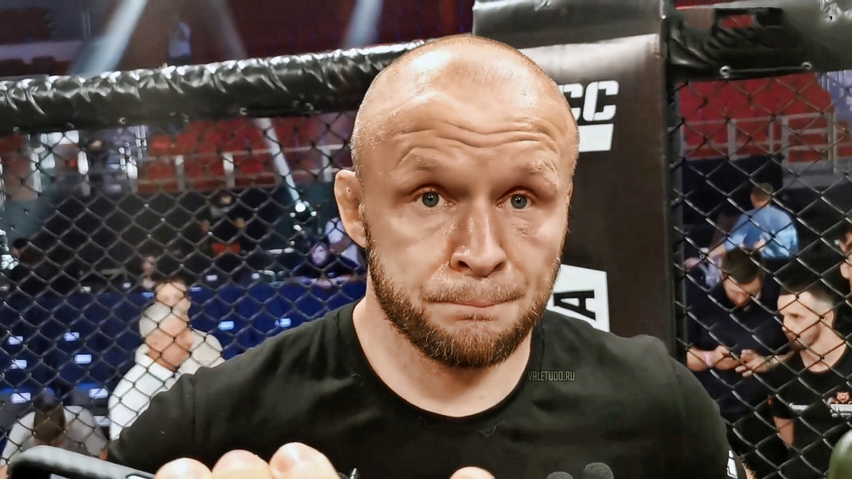 Чуть не плачет после боя | valetudo.ru 