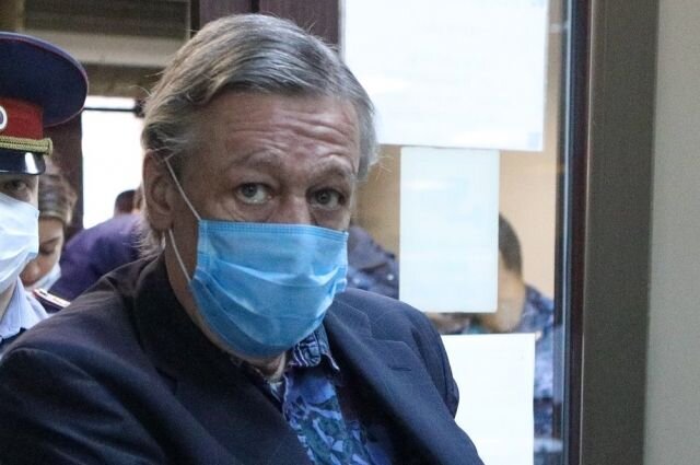    О чем Михаил Ефремов снимает фильмы в тюрьме?