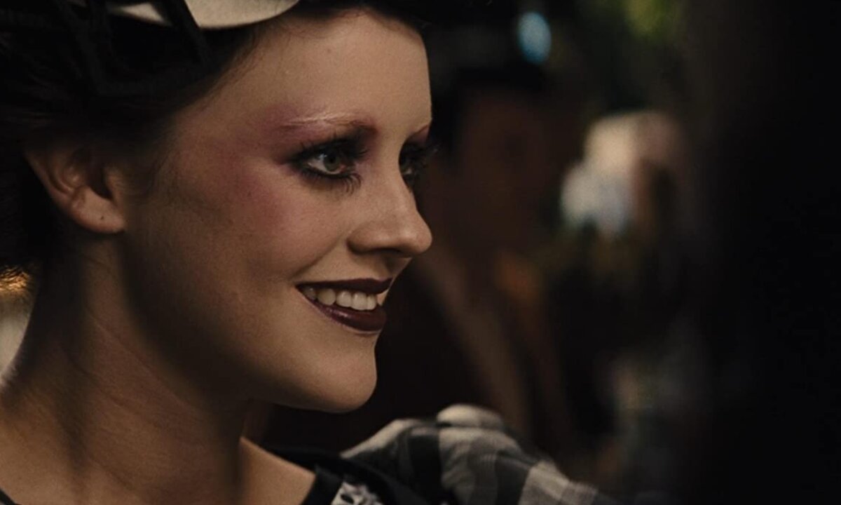 Октавия на вечеринке — «Голодные игры: И вспыхнет пламя»/IMDb