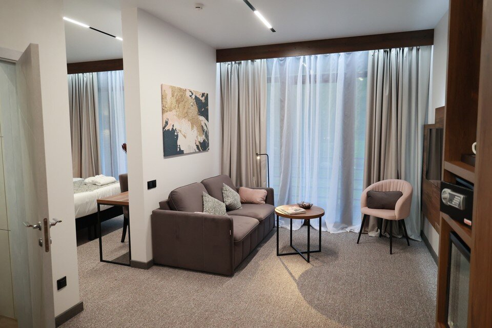     Треть малых отелей Крыма приняли решение и вовсе поставить деятельность на паузу до весны 2023 года Вадим ПОПОВ