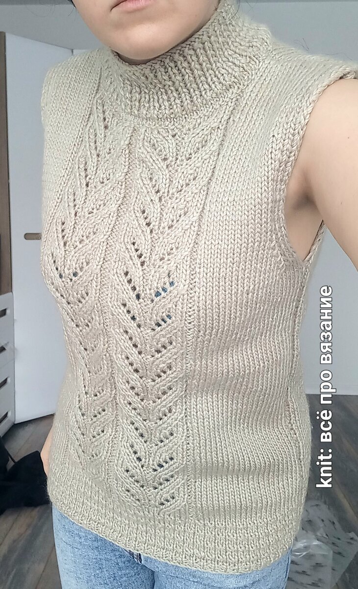 Так выглядит мой жилет на дочери ☺️