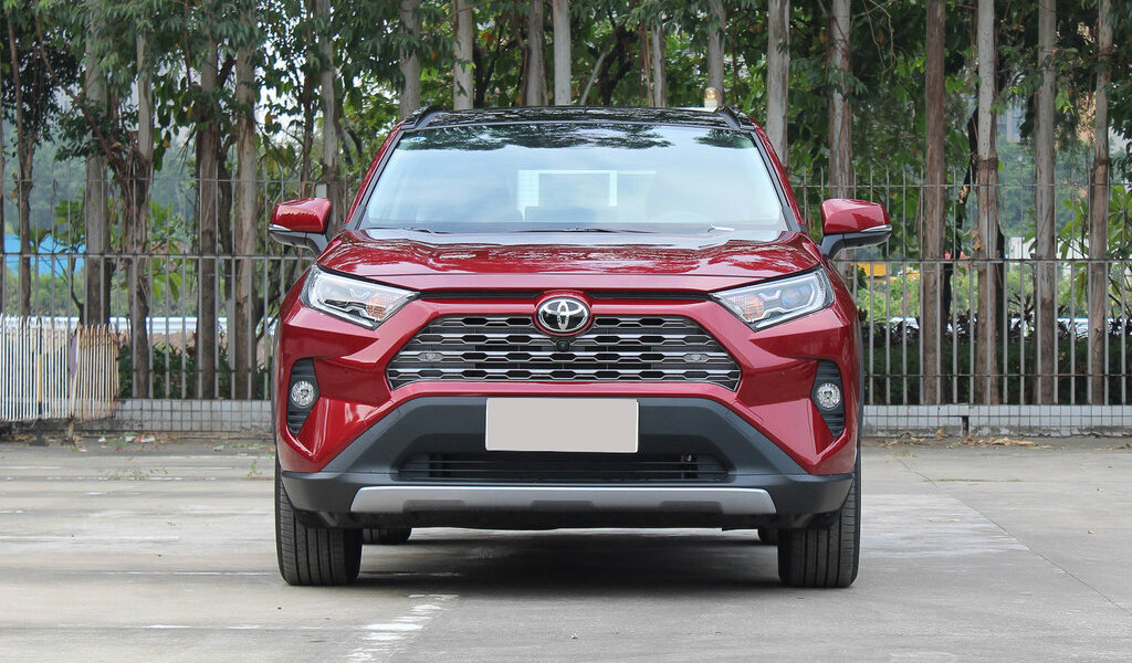 Почти новый Toyota RAV4, фото: njcar.ru