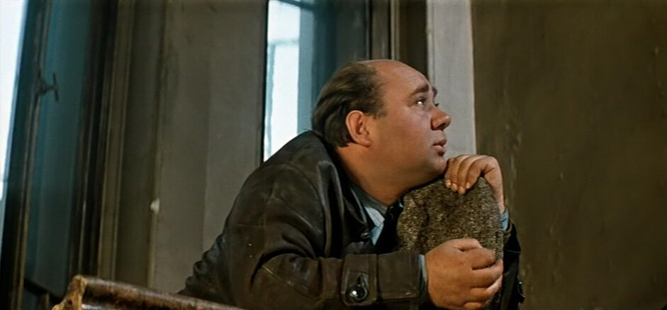 Кадр из кинофильма"Белорусский вокзал", источник yandex.ru