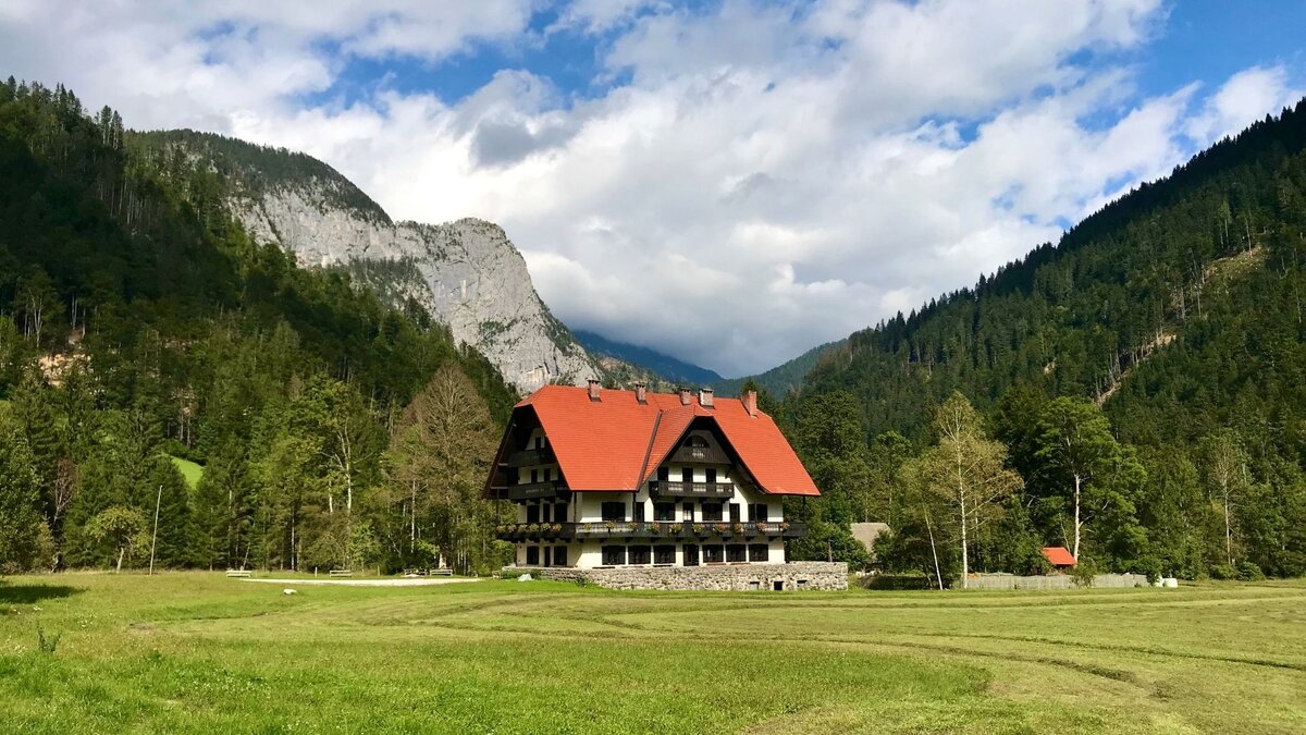 Дом в Логарской долине, Словения