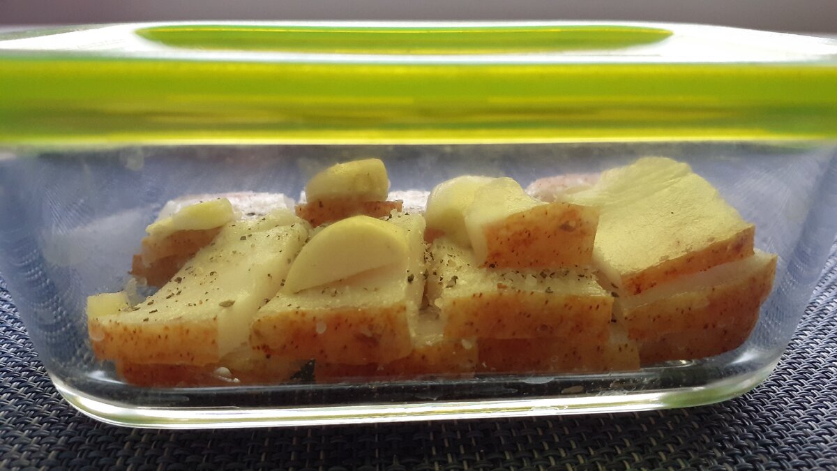 Сало в лоточке