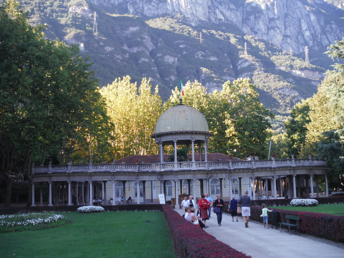 Бювет минеральных вод в  Darfo Boario