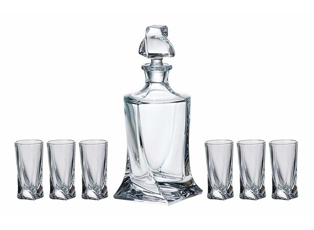 Штоф со стопками. Фото: https://www.verdeo.ru/catalogue/posuda/Dlja-napitkov-alkogolja/Rjumki-stopki/13829.html