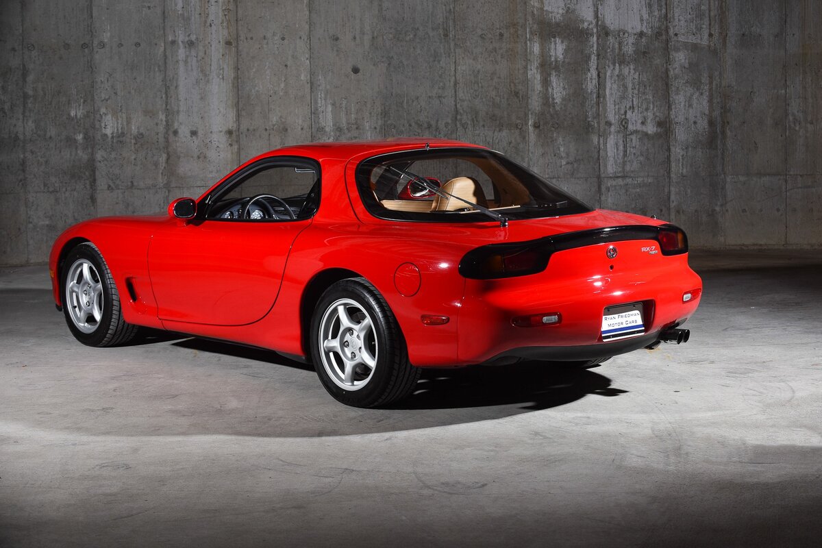 Из чего состоит та самая Mazda RX-7 из 