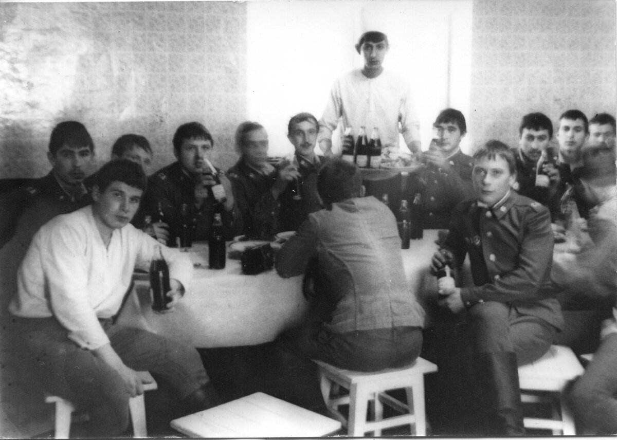 Солдатская столовая полигонной команды войскового стрельбища Помсен...