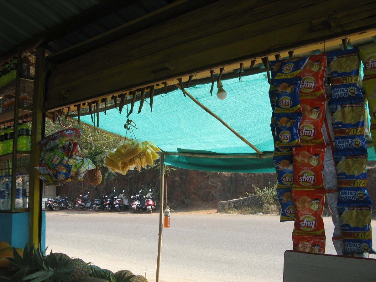 Вид из магазинчика