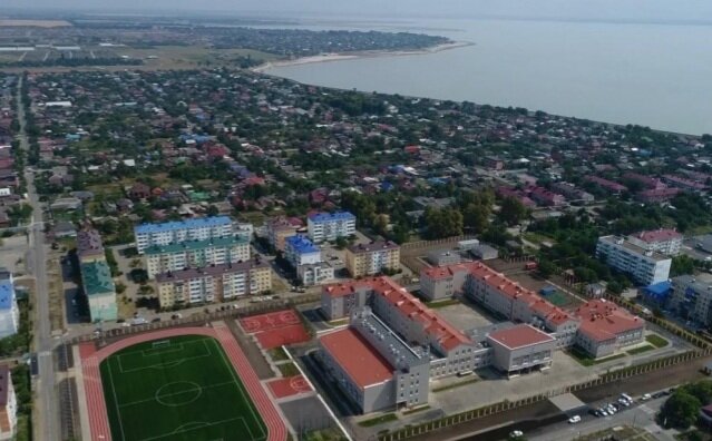 Вид на новую школу в хуторе