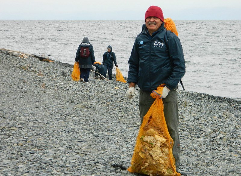 Первые десанты по уборке байкальских берегов (En+, ШТЭО, Тёплый Северный Байкал)