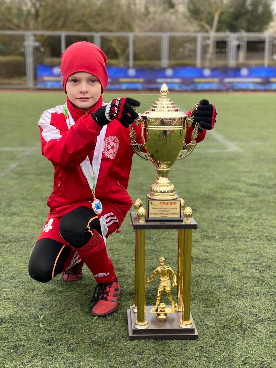 Хоккейная команда. Фк кристалл бердск. Кристалл бердск футбол. Золотая шайба 2023. Кристалл юпитер 2011.