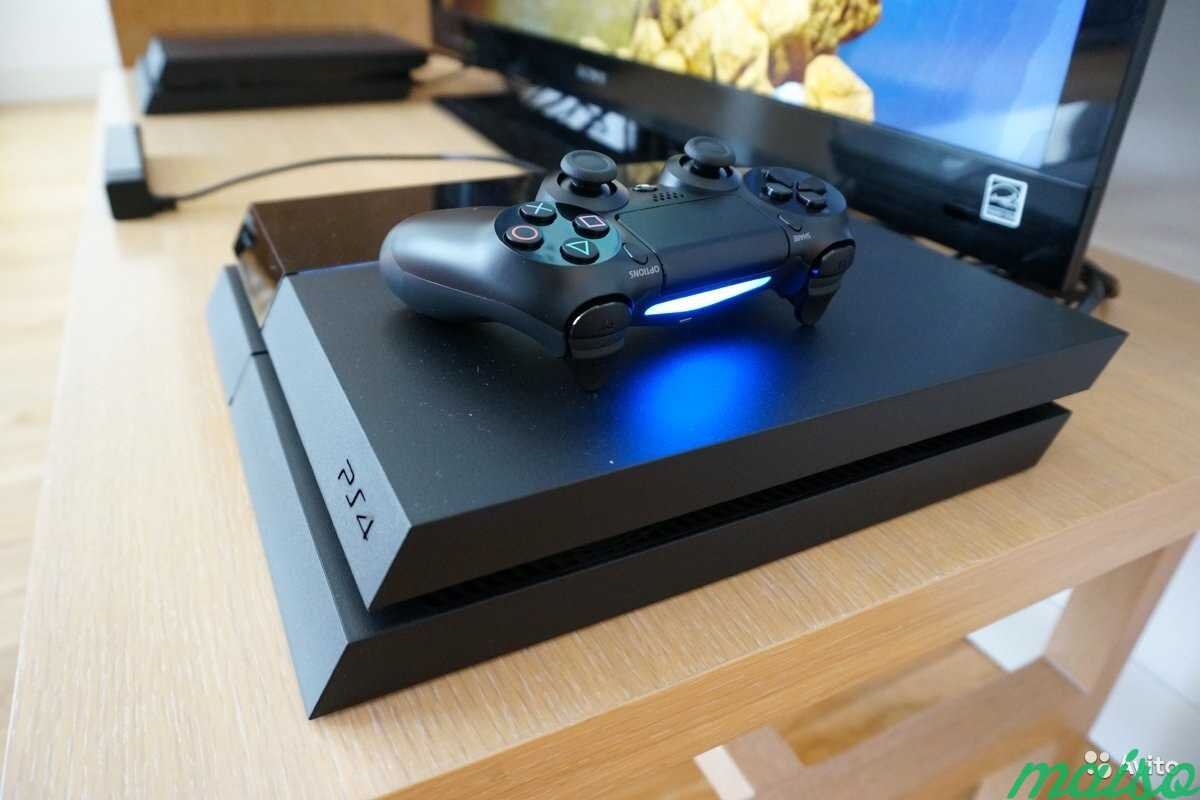 PS4 Fat - первая консоль в линейке четвёртого поколения от Sony