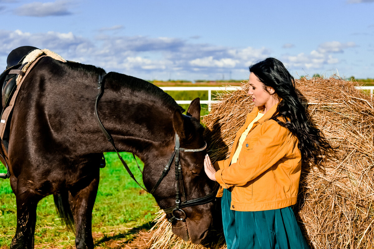 Любимых берегут, оберегают. 