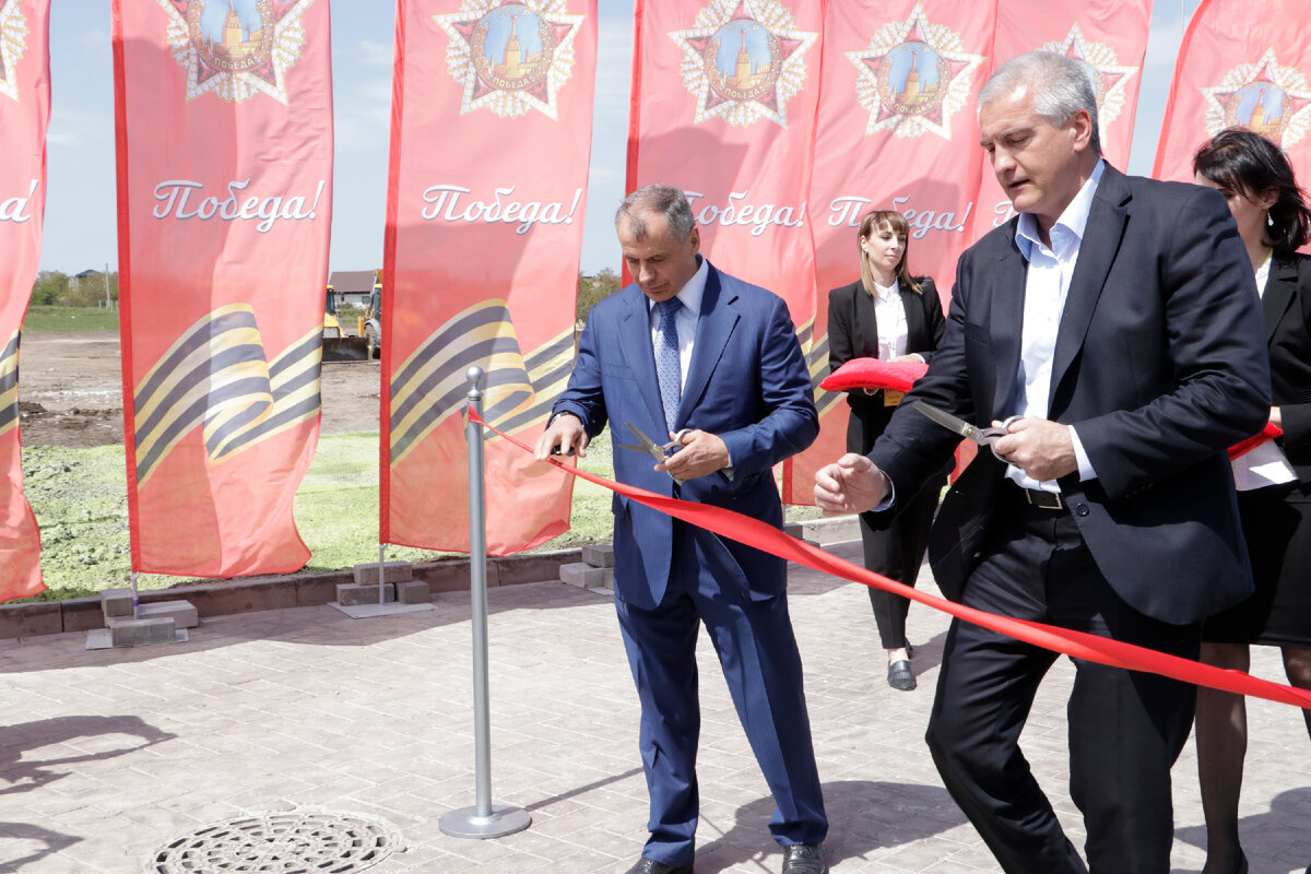 Старт важным проектам В. Константинов и С. Аксёнов всегда дают вместе (фото: В. Гусев)