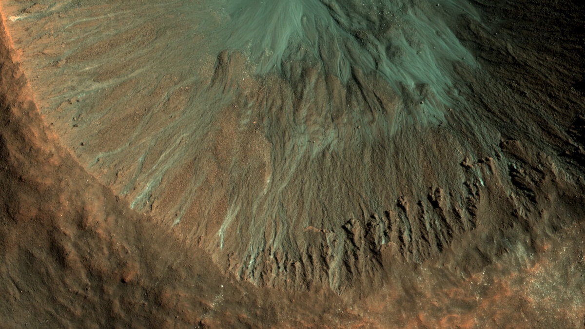© NASA / JPL / University of Arizona