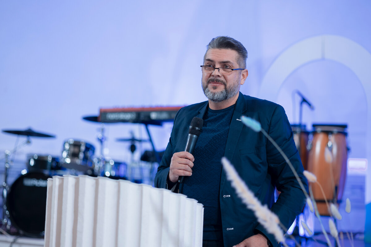 Александр Адольфович Аверьянов. Старший пастор «Церкви Делателей Господних» (аг. Рудня, г. Минск), руководитель международного общественного объединения «Право на жизнь»