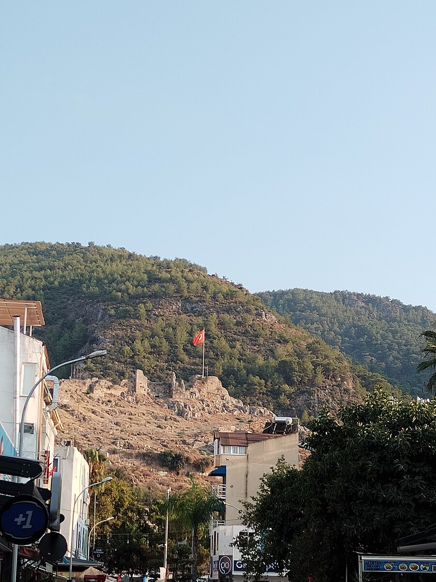 До этих развалин не добрались