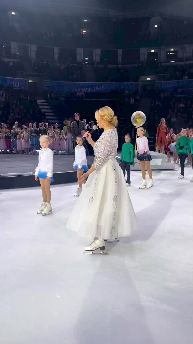    Поздравление Яны Рудковской с днем рождения Видео: Инстаграм (запрещен в РФ)