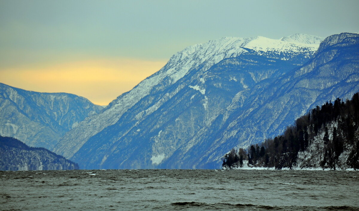Алтын-Кёль в зимнем убранстве.