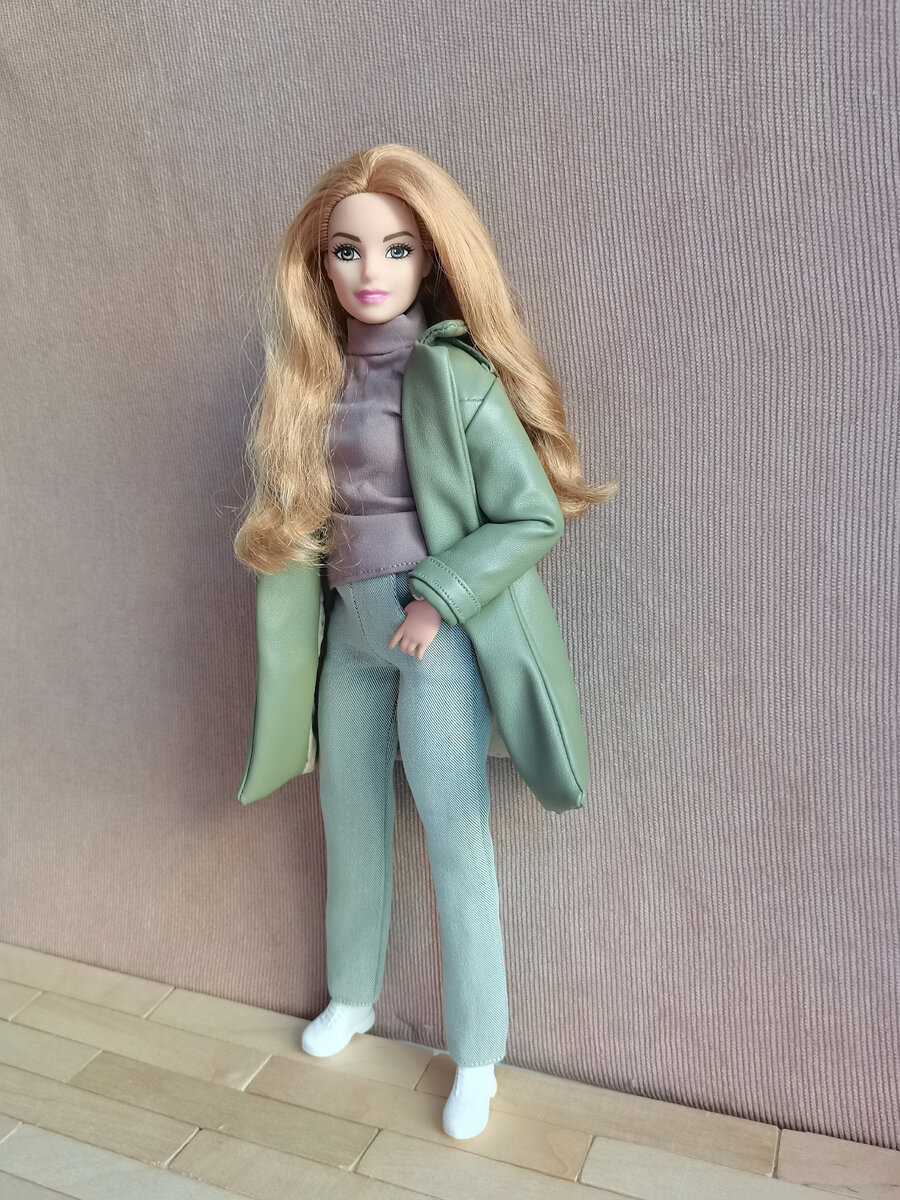 Джой в новых джинсах. 