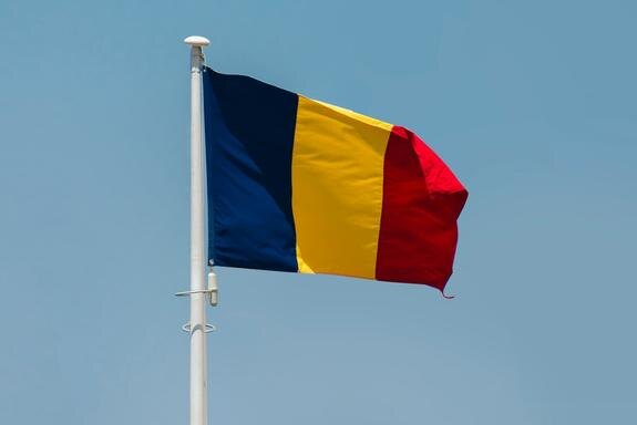    флаг Румынии, https://unsplash.com/photos/bdRfw8CYKTE