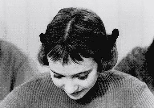 Псевдоним Анна Карина был придуман Коко Шанель (Ханна Карин Байер начинала моделью, она познакомилась с Шанель на одной из съемок): "Она сказала мне: "Ты не можешь так себя называть. Это слишком длинно и звучит не очень красиво. Называй себя Анна. Анна Карина". Я сказала: ”Спасибо, мадам, звучит очень мило".