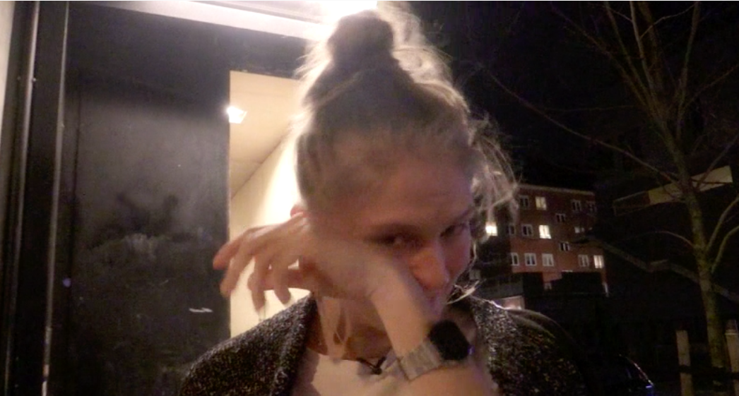 Эмма тяжело переживала это событие.