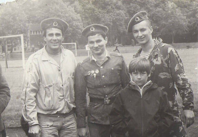 Гойко Митич в гостях у десантников...