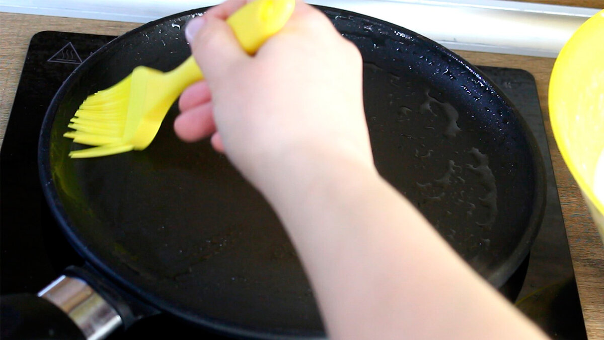 Когда мне хочется идеальных и вкусных блинов, я готовлю по этому рецепту (нежные, тонкие и никогда не рвутся, самый лучший рецепт)