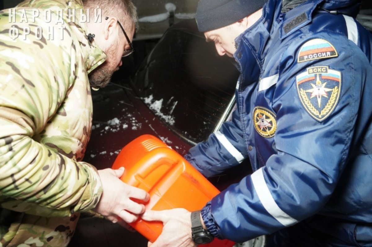    Ростовское ОНФ доставило к месту затора тонну топлива и еду на 300 человек