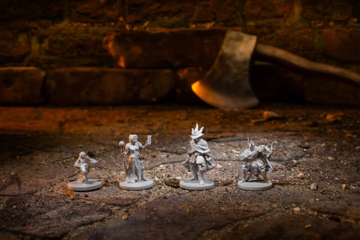 С Настолио - главные герои